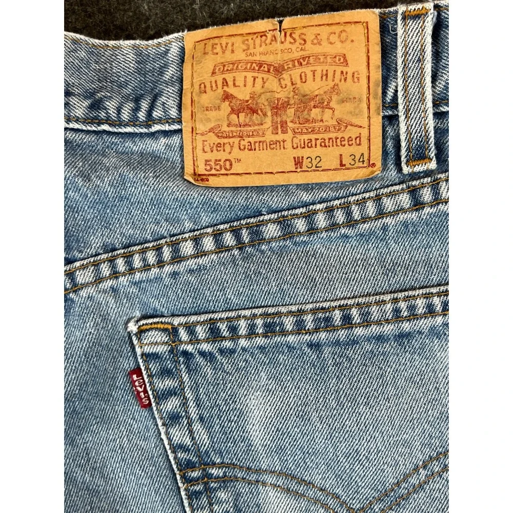 Vintage 90s Levis 550 Red Tab Jeans Mens 32x34 Relaxed Fit Light Wash Denim